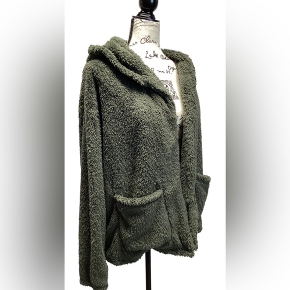 Grace & Emma open front Sherpa hoodie. Olive/Army Green. Size Medium - Picture 10 of 12